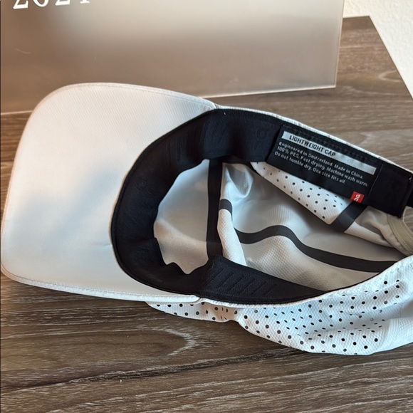 Grey On Running Hat - Picture 2 of 2